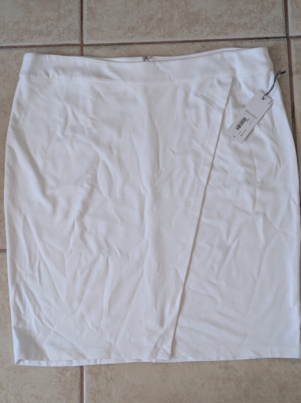 Liz Claiborne White Knit Skirt Size 16 NWT